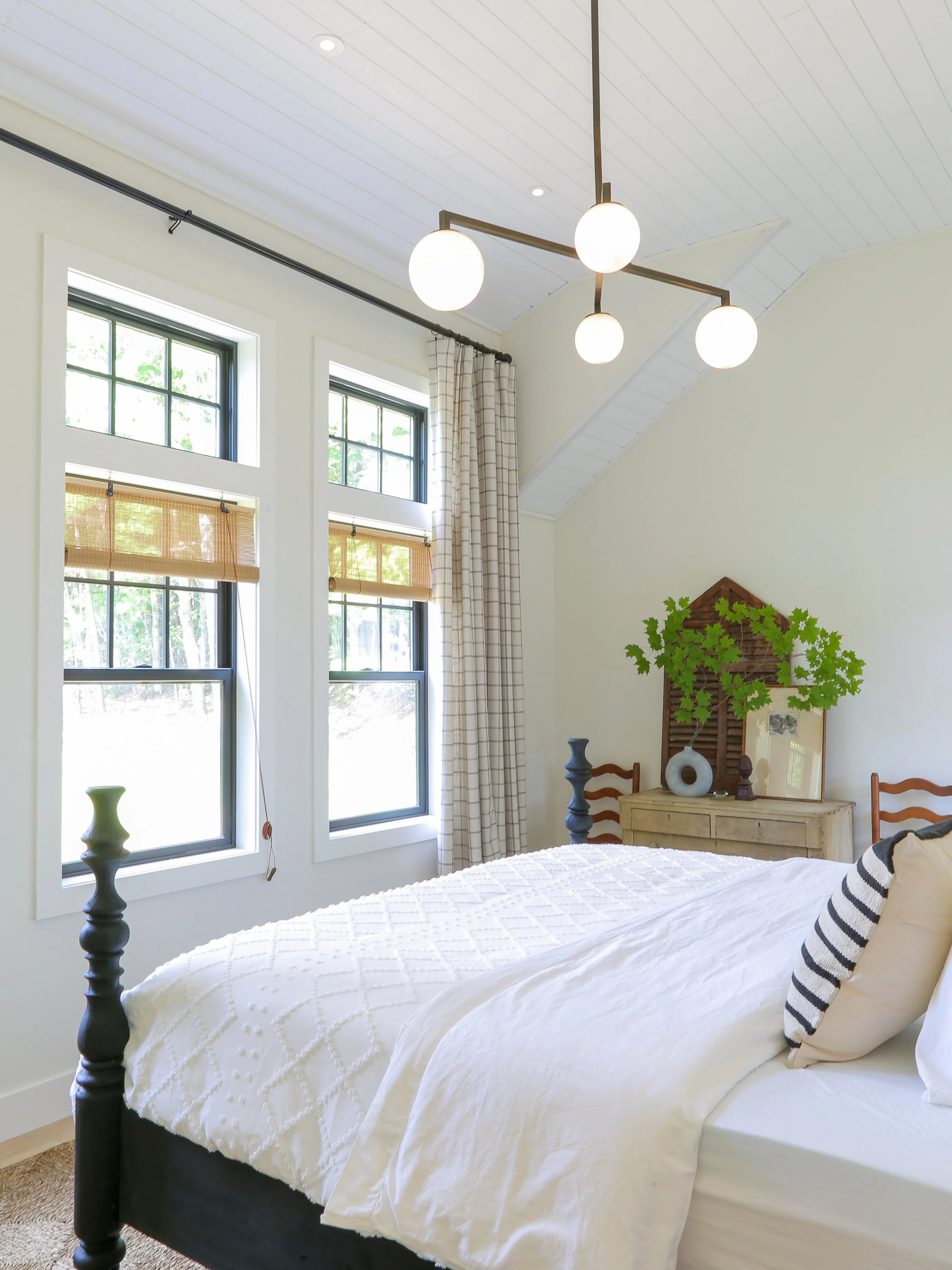 Canopy Hill House, Modern Airbnb in Upstate NY with Pool and Hot